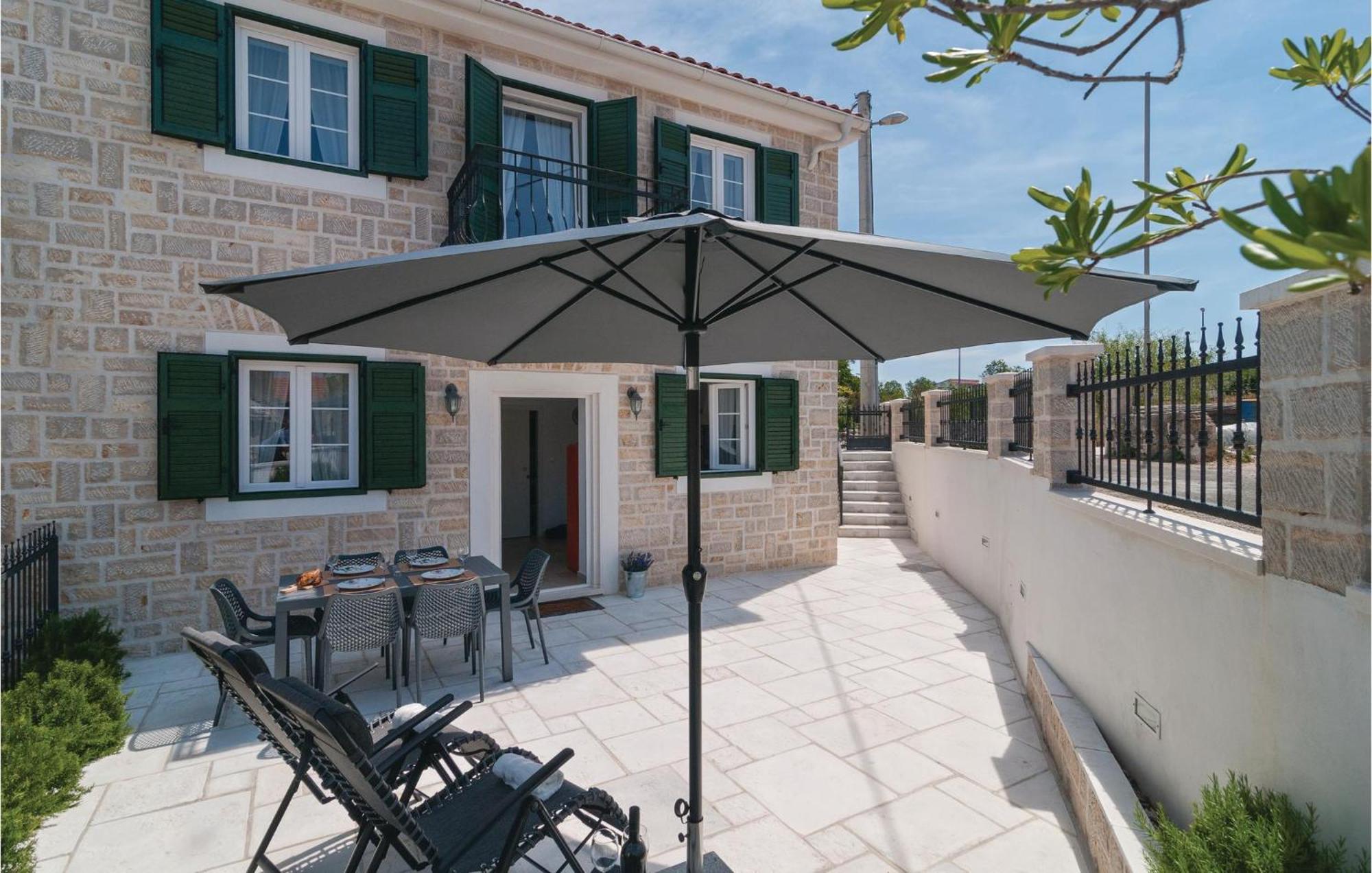 Stunning Home In Primosten With Kitchen المظهر الخارجي الصورة
